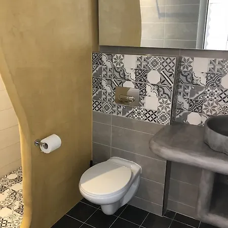 阿弗罗蒂特酒店 酒店 *