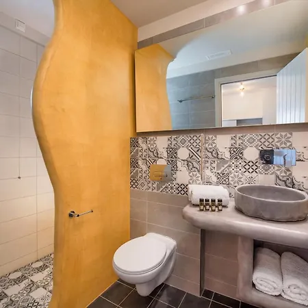 Afrodete Hotel *