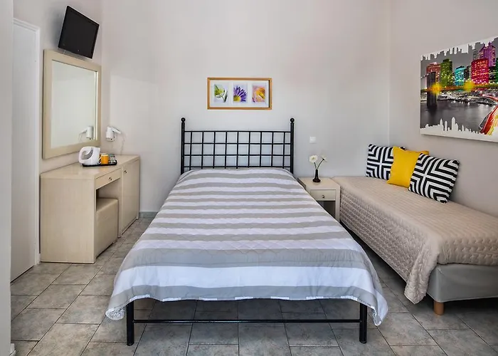 阿弗罗蒂特酒店 酒店 *