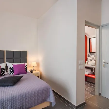 Afrodete Hotel Firostefani