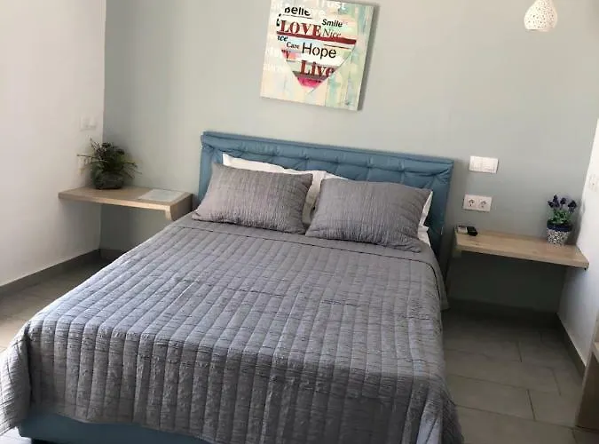 Afrodete * Firostefani